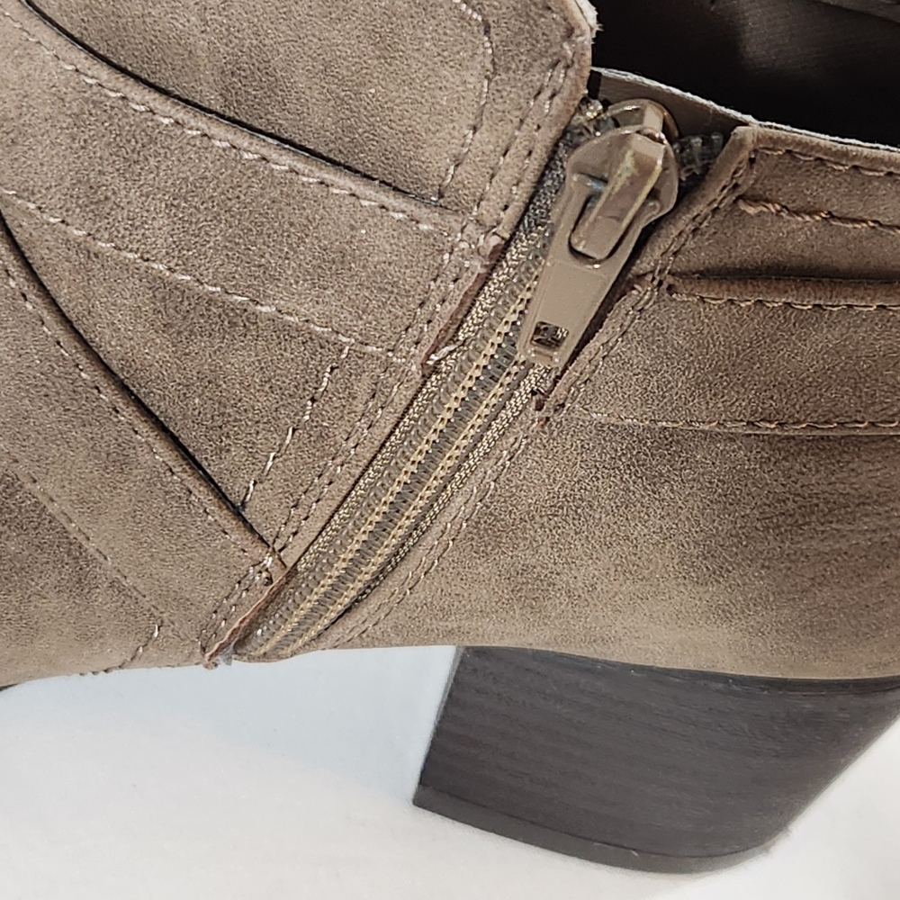Indigo Rd. Sigrid Bootie - Picture 6 of 6